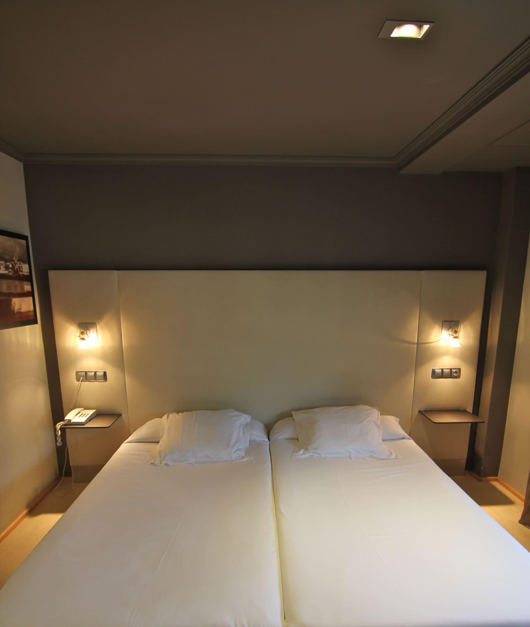 Hotel Almirante Ferrol Extérieur photo