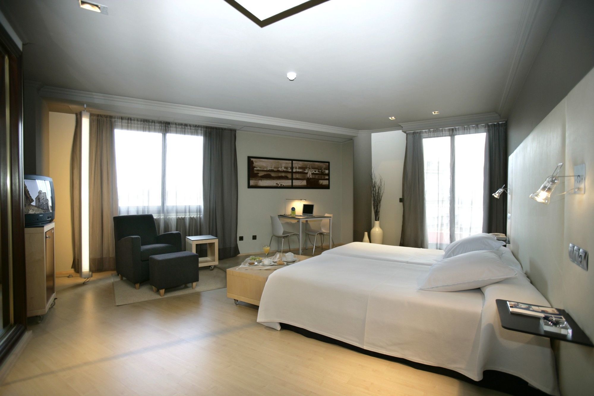 Hotel Almirante Ferrol Extérieur photo